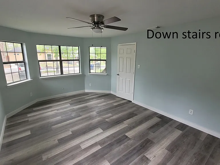 2740 Kavasar Dr — Photo 9