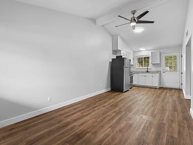 1806 E Eleven Mile Rd #1806 — Photo 3