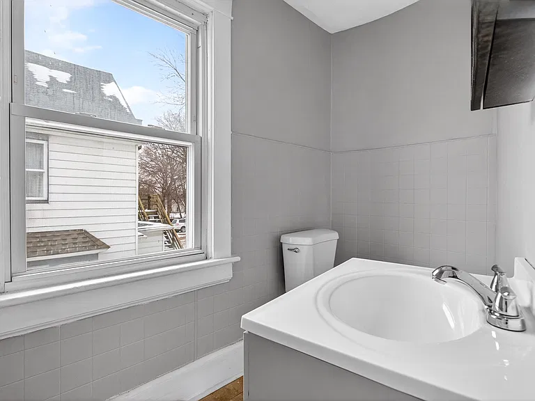 458 Kling St — Photo 15