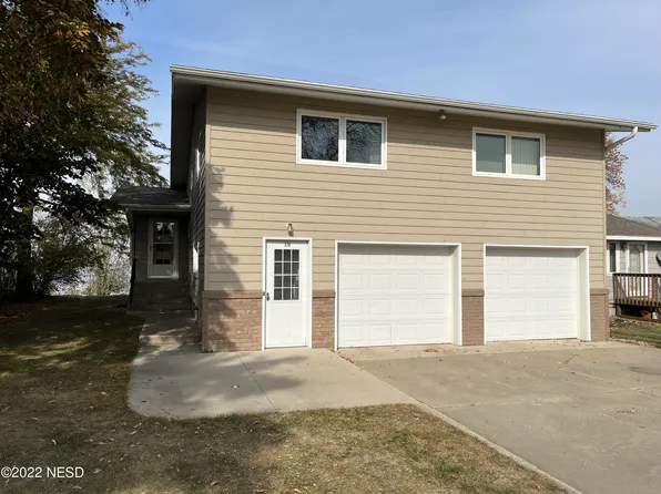 378 S Lake Dr, Watertown, SD 57201