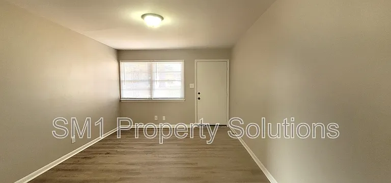 1417 Ardmore Dr #D — Photo 5