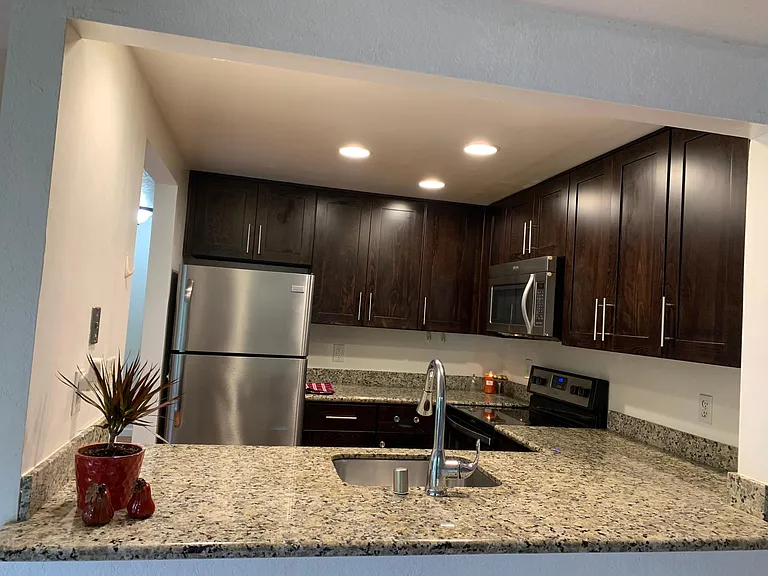 Kitchen open to dining area -great for entertaining