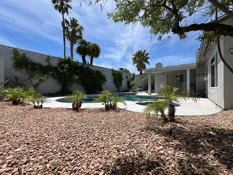 6247 Katella Ave — Photo 2