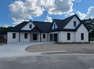 163 Shamrock Ln, Hot Springs National Park, AR 71913