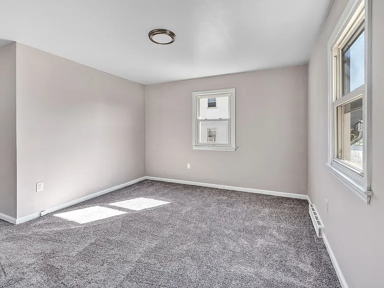 134 Alexander Ave — Photo 16