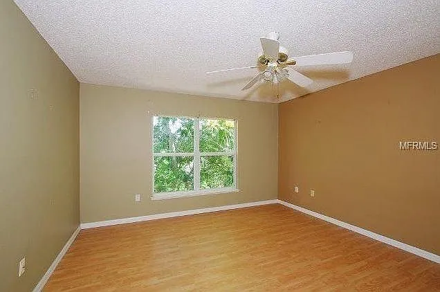4 bed, 2128 sqft, $2,500 — Photo 4