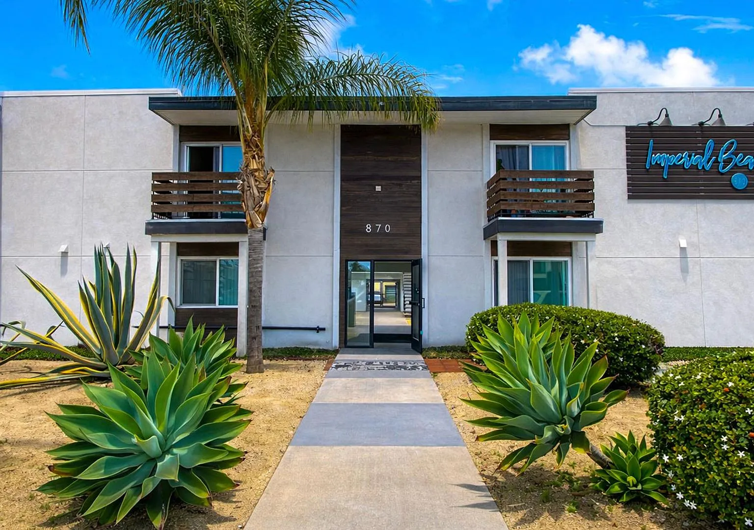 Imperial Beach Palms — Photo 1
