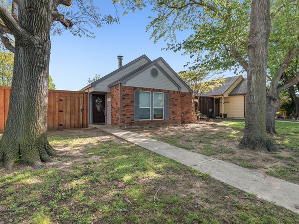 913 Sugarberry Dr
