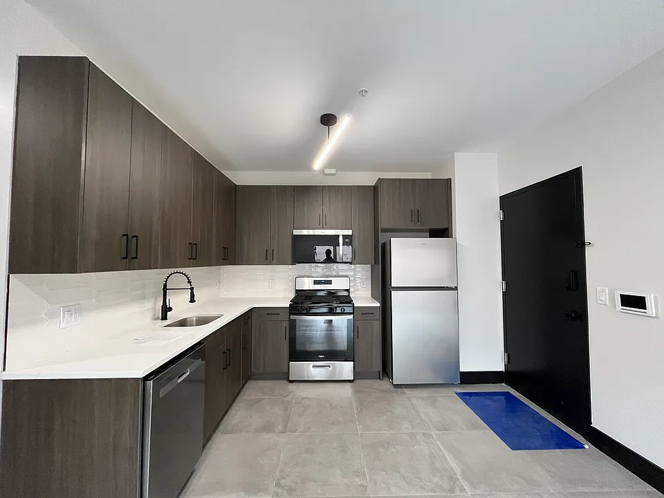 862 Broadway #308