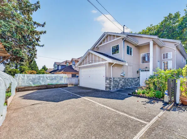 4682 Blundell Rd, Richmond, BC V7C 1H6