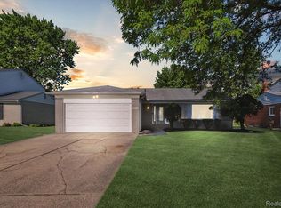 23717 Rutland Ave, Southfield, MI 48075