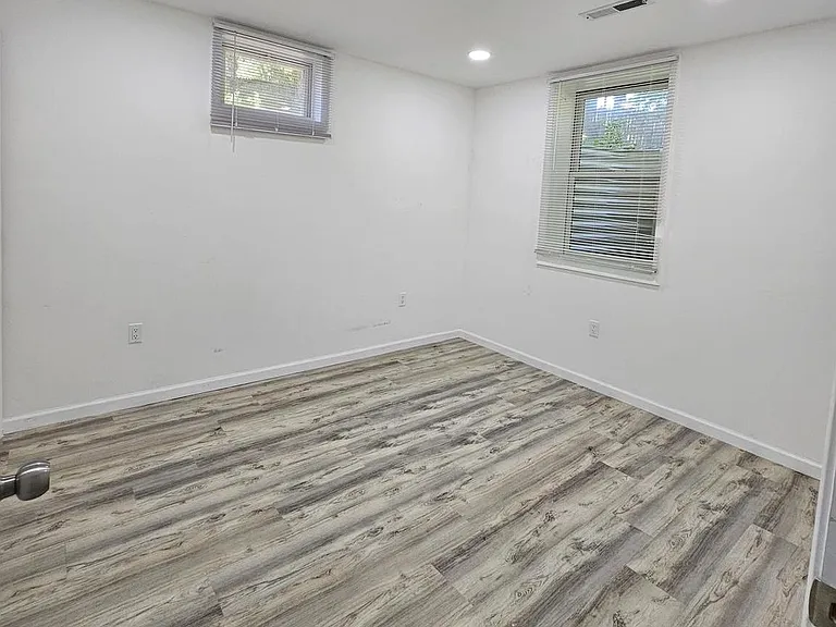 7702 Tower Woods Dr — Photo 25