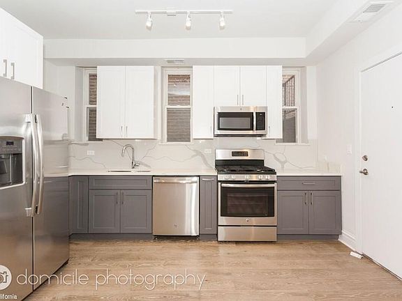 2nd image of 2535 N California Ave #323