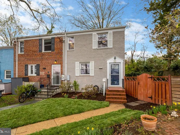 32 Ancell St, Alexandria, VA 22305