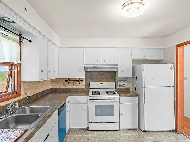 408 S Jensen Rd — Photo 9