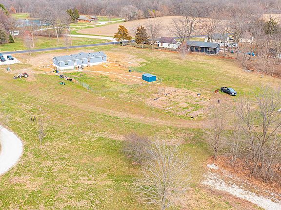 5th image of 2606 Bloomington Rd