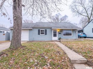 1502 Summer St, Pekin, IL