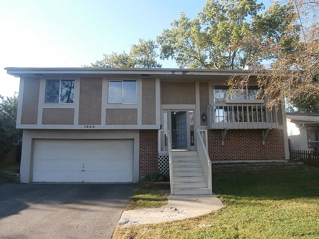 1934 Ashwood Ln photo 1