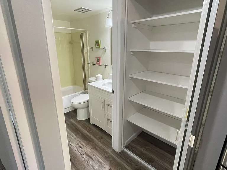 250 N Liberty St #205 — Photo 9