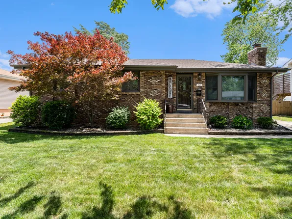 821 Harrison Pl, Dyer, IN 46311