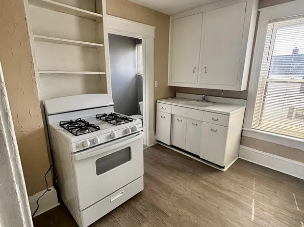 158 1/2 16th St NW #158-1/2, Barberton, OH 44203