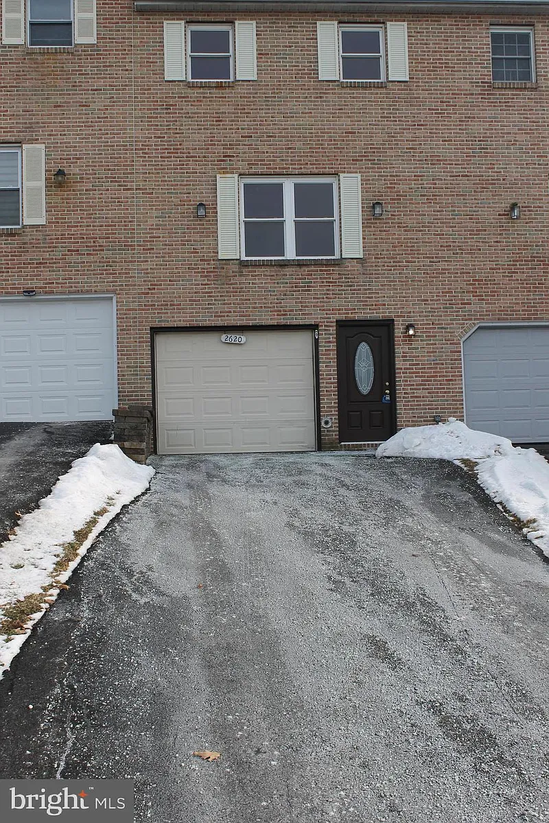 Building Photo - 2620 Mountain Ln