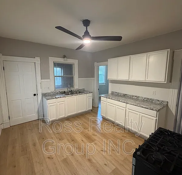 1121 Delence St #LOWER — Photo 1