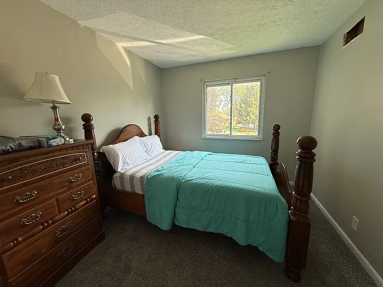 Full size bed