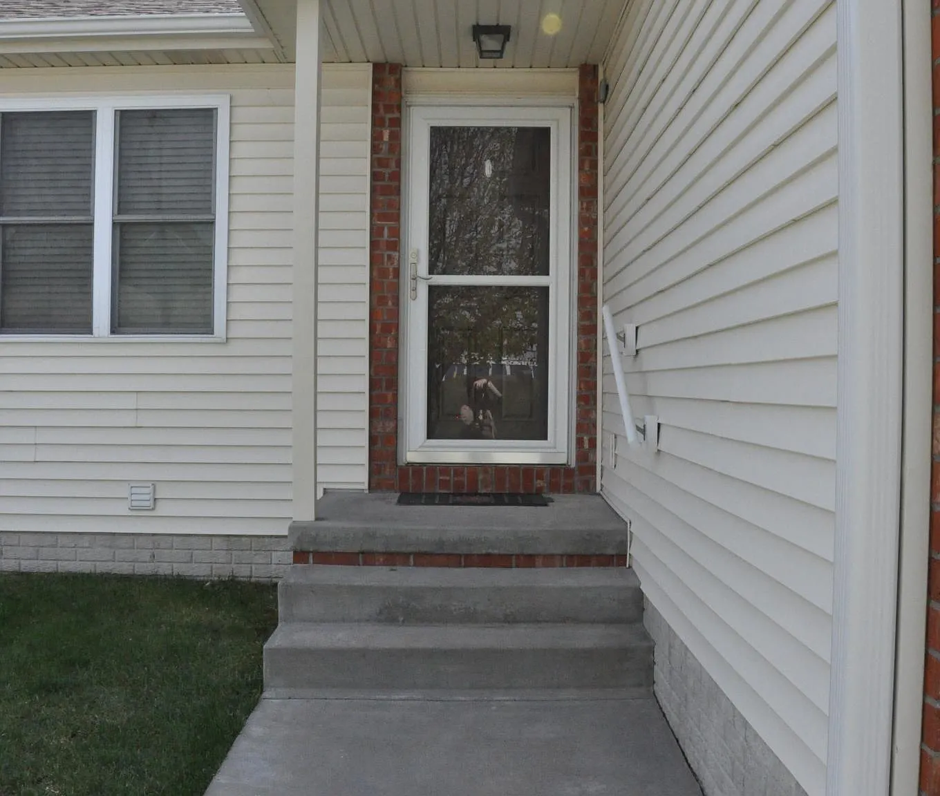 3 bed, 1974 sqft, $2,000 — Photo 2