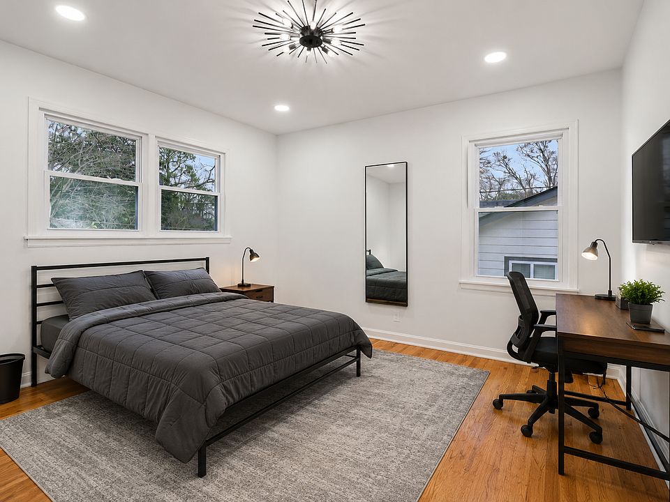 1st image of 3159 Bobolink Dr