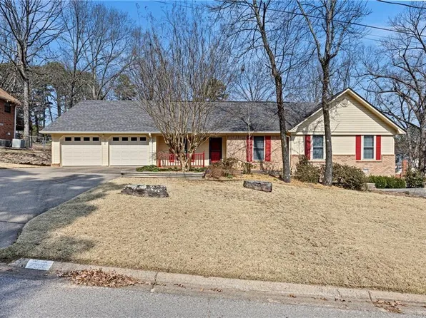 218 Canterbury Cir, Russellville, AR 72802