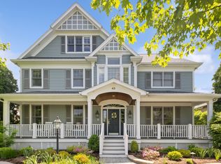 43 Ridgefield Ln, Willowbrook, IL 60527