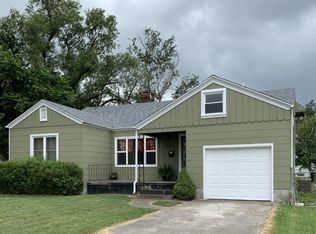 1860 E Walnut St, Springfield, MO 65802