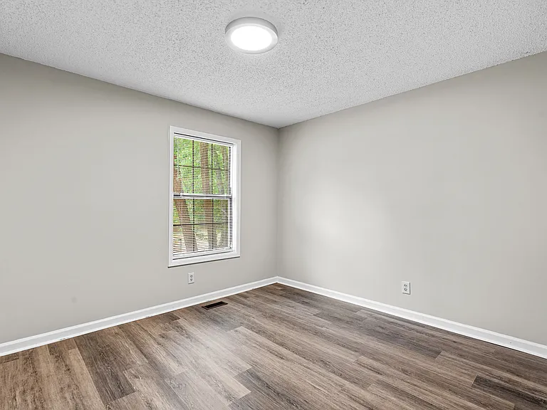 90 Edelweiss Dr — Photo 22