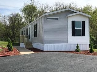 5008 Rueben Dr #184, Davenport, IA 52806