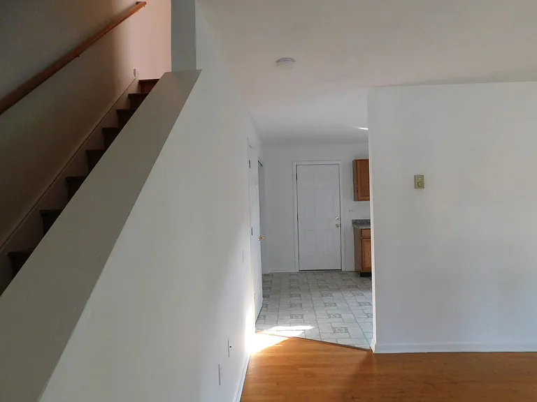 230 Waterford Ln — Photo 4