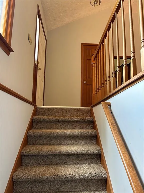 3 bed, 2.0 bath, 1692 sqft, $2,550 — Photo 3