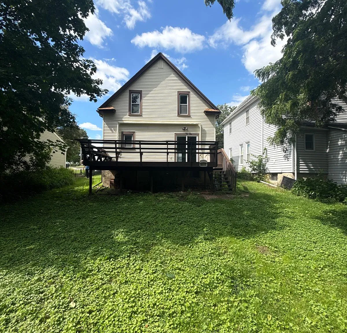 3 bed, 1061 sqft, $1,200 — Photo 2