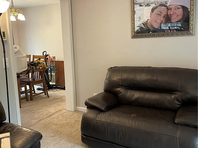 1037 Maplewood Dr — Photo 15