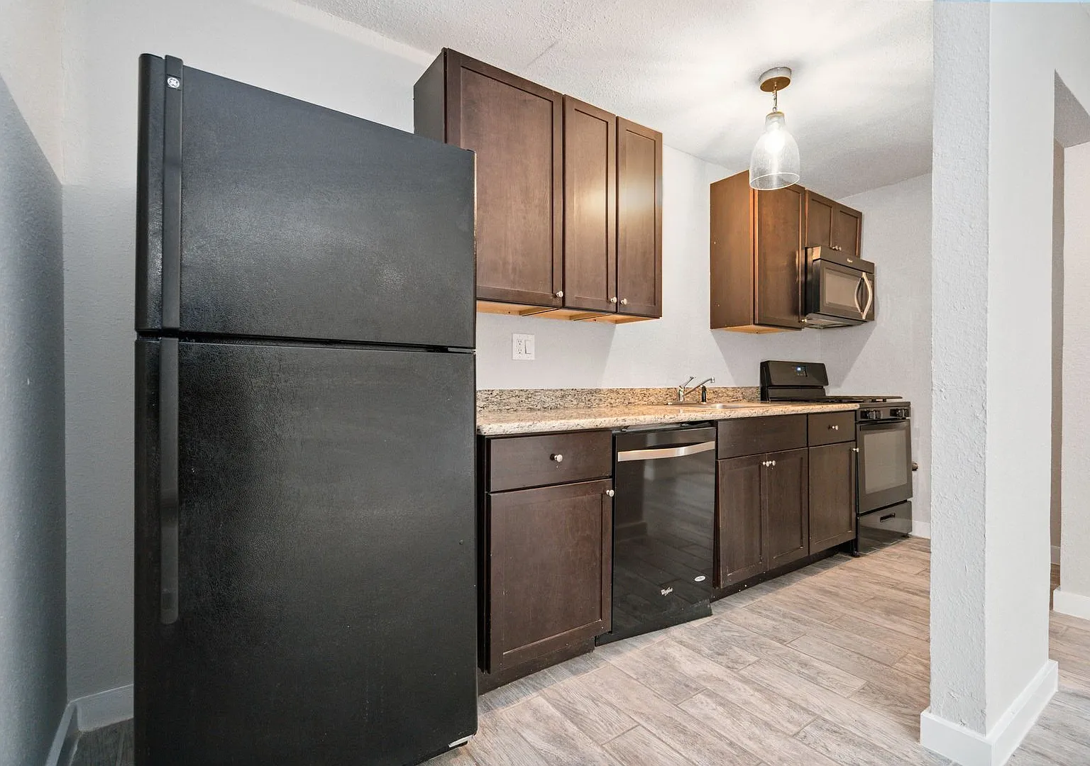 Dream Montrose - 1423 Kipling Street — Photo 2