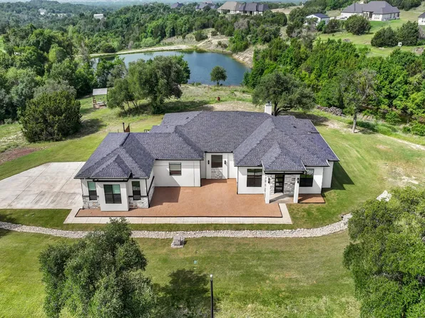 1050 Kingsley Ct, Weatherford, TX 76087