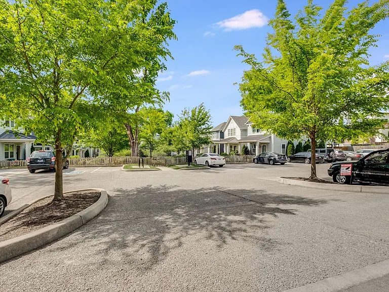 1125 Chester Ave #11 — Photo 41