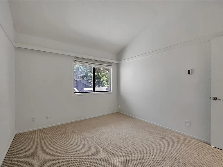 4 W Harbor Dr — Photo 23