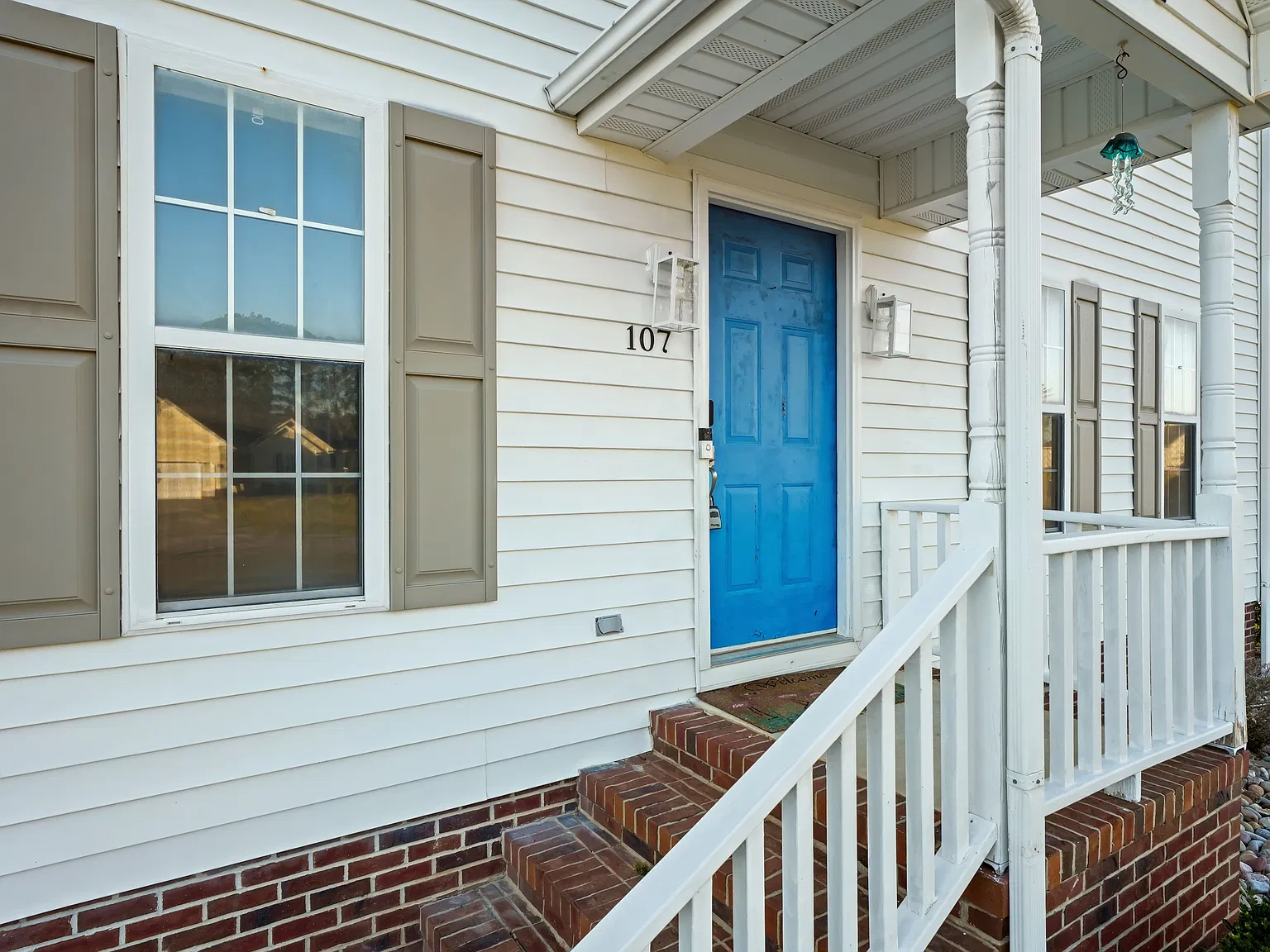 107 Cambridge Drive - 1 — Photo 4