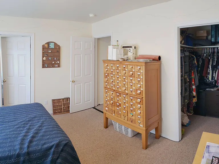 550 SW Fountain St #B — Photo 5