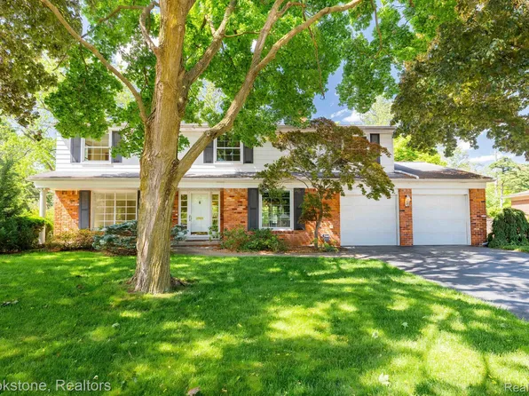 1850 Fairway Dr, Birmingham, MI 48009