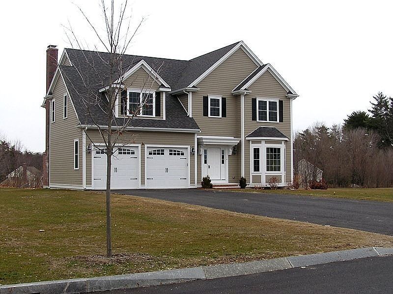 1st image of 10 Canterberry Ln