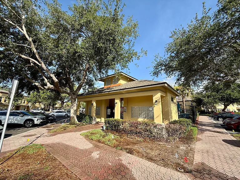 3846 Mandalay Dr — Photo 30