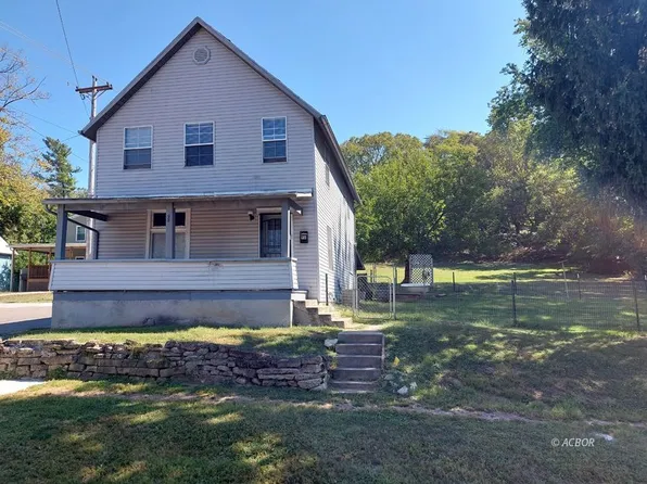 98 Central Ave, Athens, OH 45701