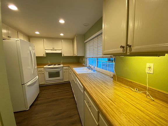 2nd image of 1651 S Juniper St Unit 225